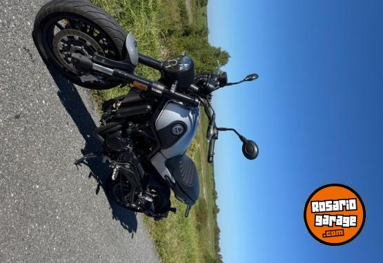 Motos - Benelli Leoncino 500 2023 Nafta 4200Km - En Venta