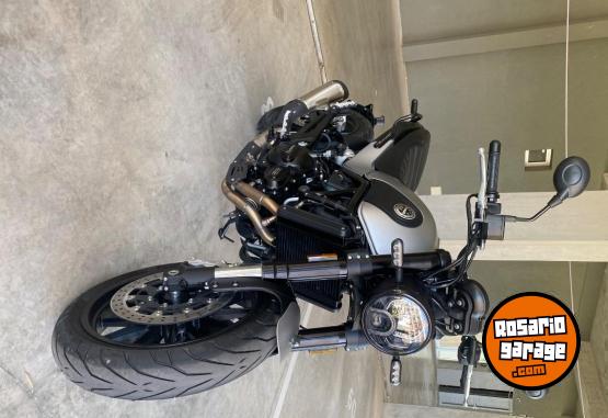 Motos - Benelli Leoncino 500 2023 Nafta 4200Km - En Venta