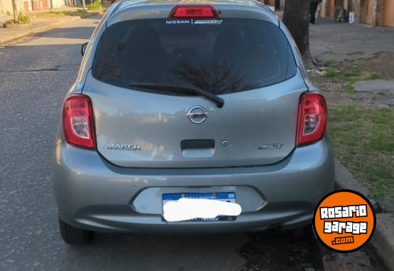 Autos - Nissan March 2020 Nafta 80000Km - En Venta