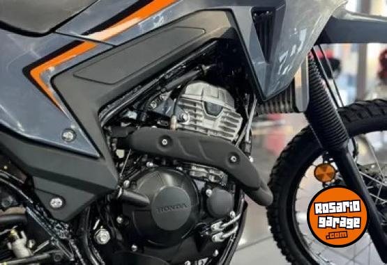 Motos - Honda XR 300 TORNADO 2025 Nafta 0Km - En Venta