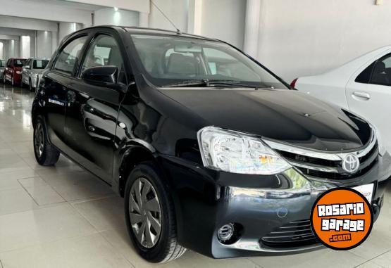 Autos - Toyota Etios 2015 Nafta 90000Km - En Venta