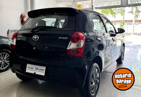 Autos - Toyota Etios 2015 Nafta 90000Km - En Venta