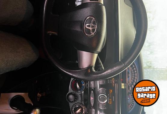Autos - Toyota Etios 2014 Nafta 142000Km - En Venta