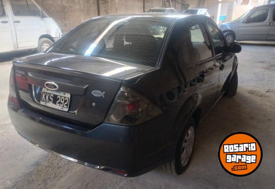 Autos - Ford Fiesta Max 2011 Nafta 160000Km - En Venta