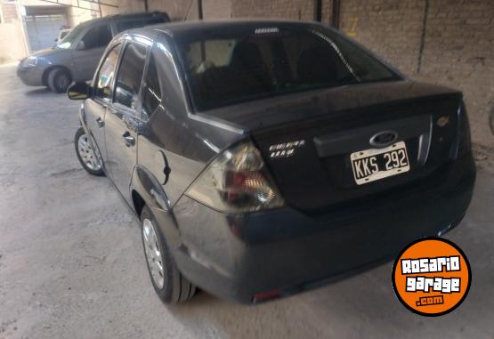 Autos - Ford Fiesta Max 2011 Nafta 160000Km - En Venta