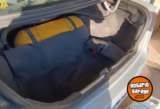 Autos - Fiat Siena el 2013 GNC 200000Km - En Venta