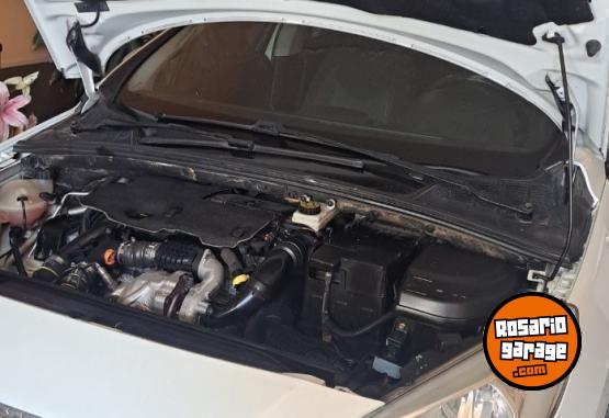 Autos - Peugeot 408 HDI 2017 Diesel 98000Km - En Venta