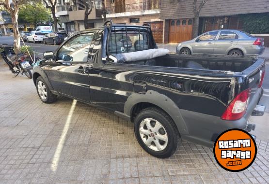 Utilitarios - Fiat Strada Trekking 2014 Nafta 142000Km - En Venta