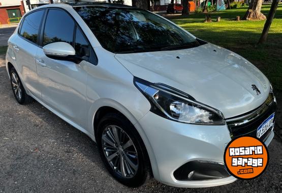 Autos - Peugeot 208 allure 308 gol fiesta 2016 Nafta 45000Km - En Venta
