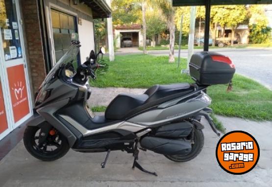 Motos - Kymco DownTown 350cc 2025 Nafta 3200Km - En Venta