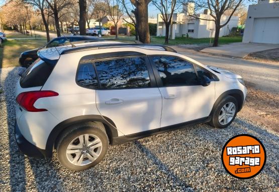 Autos - Peugeot 2008 Allure 2021 Nafta 121000Km - En Venta