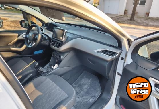 Autos - Peugeot 2008 Allure 2021 Nafta 121000Km - En Venta