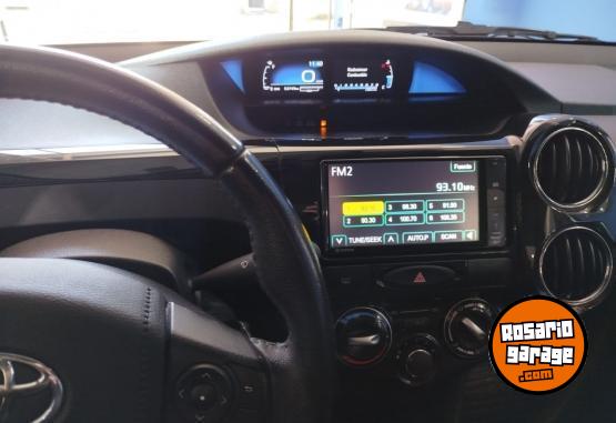 Autos - Toyota ETIOS XLS 4P 2018 Nafta 53000Km - En Venta
