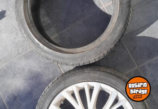 Accesorios para Autos - Llanta centro 5x120 (BMW) y cubiertas 225 45 17 - En Venta