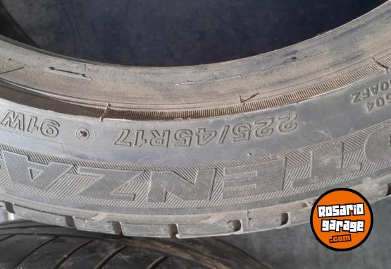 Accesorios para Autos - Llanta centro 5x120 (BMW) y cubiertas 225 45 17 - En Venta