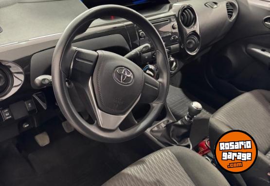 Autos - Toyota TOYOTA ETIOS X 2023 2023 Nafta 27000Km - En Venta