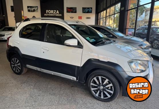 Autos - Toyota Etios 2014 Nafta 105000Km - En Venta