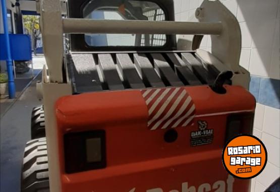 Camiones y Grúas - Mini cargadora BOBCAT S205 - En Venta