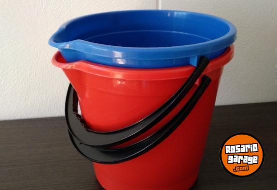 Hogar - Baldes de 12 Litros Colombraro - En Venta
