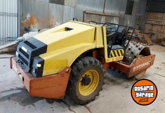 Camiones y Gr�as - compactador rodillo vibrador Dynpac CA 152 PD - En Venta