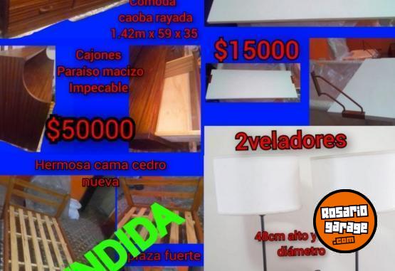 Hogar - Vendo comoda,espejo ,estantes, valijas,sillita auto, sillita para comer,3 hermosos cuadros 1 repisa 4 sillas pl�sticas y varias cosas ver fotos y descripci�n - En Venta