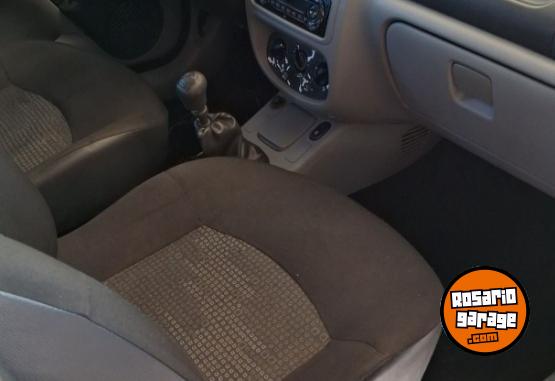 Autos - Renault Authentique pack 2 2012 Nafta 150000Km - En Venta