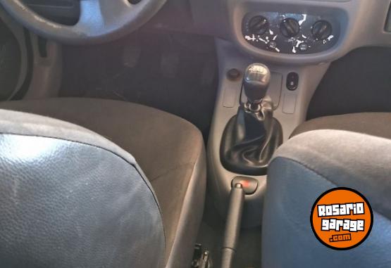 Autos - Renault Authentique pack 2 2012 Nafta 150000Km - En Venta