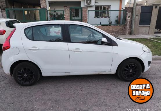 Autos - Fiat Palio Atracttive 1.4 2015 Nafta 127000Km - En Venta