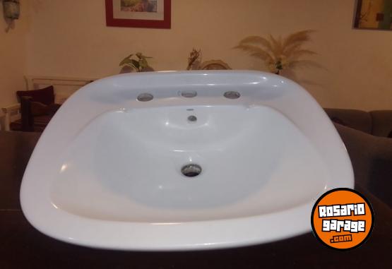 Hogar - Lavatorio con accesorios de losa - En Venta