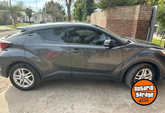 Autos - Toyota CHR híbrido 2022 Nafta 65000Km - En Venta