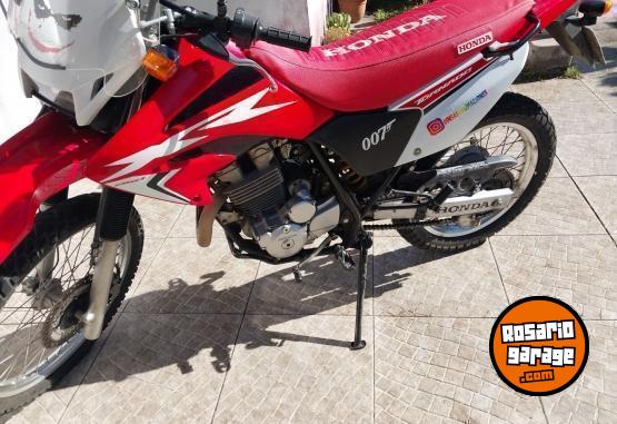 Motos - Honda tornado 250 2019 Nafta 15000Km - En Venta