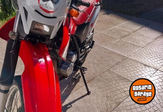Motos - Honda tornado 250 2019 Nafta 15000Km - En Venta