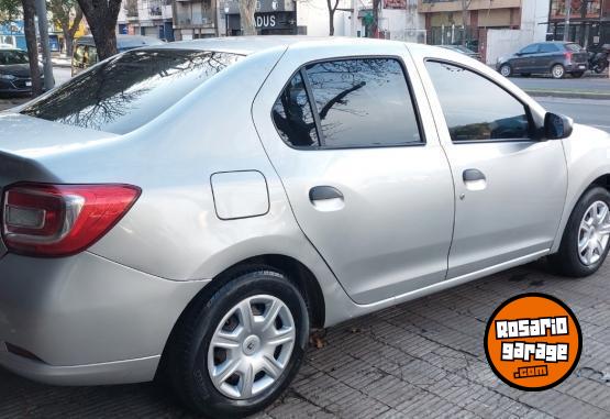 Autos - Renault Logan 2015 GNC 115000Km - En Venta