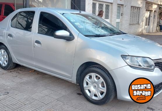 Autos - Renault Logan 2015 GNC 115000Km - En Venta