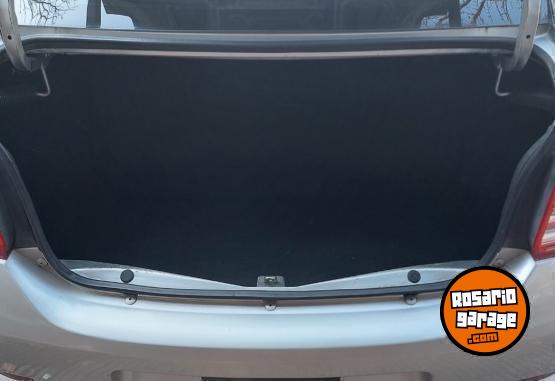 Autos - Renault Logan 2015 GNC 115000Km - En Venta