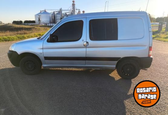 Utilitarios - Peugeot Partner 2016 Nafta 155000Km - En Venta