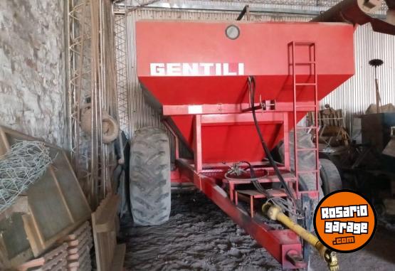 Camiones y Gras - Vendo acoplado autodescargable - En Venta