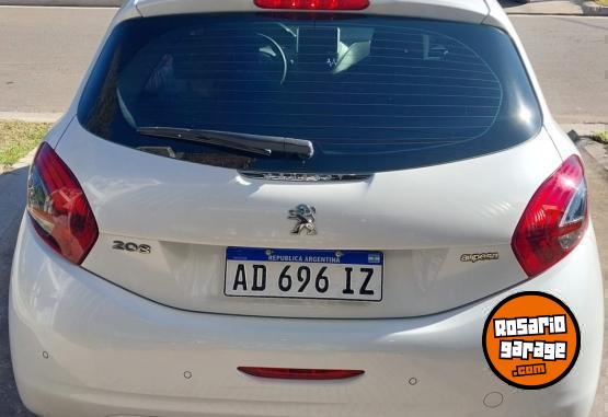 Autos - Peugeot 208 2019 Nafta 63000Km - En Venta