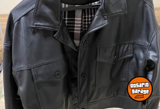 Indumentaria - LÍQUIDO CAMPERA DE CUERO EN EXCELENTE ESTADO - En Venta