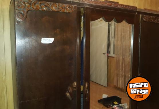 Hogar - Vendo roperos con comoda y mesas de luz - En Venta