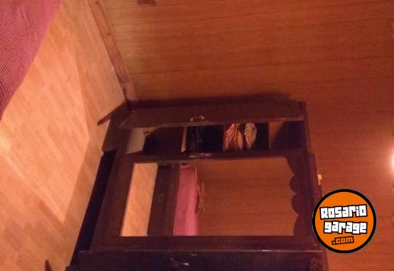 Hogar - Vendo roperos con comoda y mesas de luz - En Venta