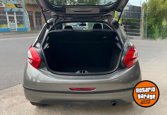 Autos - Peugeot 208 2016 Nafta 91000Km - En Venta