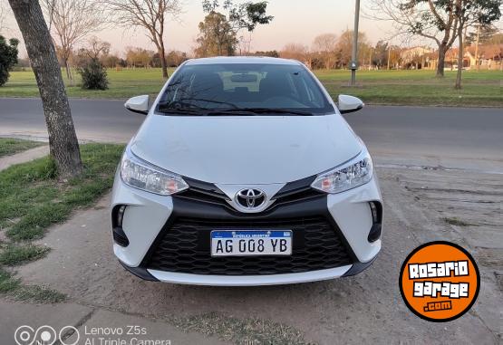 Autos - Toyota Yaris Xs 2023 Nafta 16000Km - En Venta