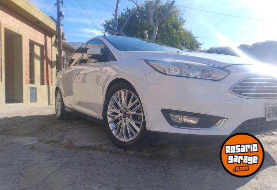 Autos - Ford Focus se plus 2015 Nafta 97000Km - En Venta