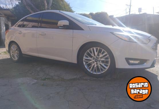 Autos - Ford Focus se plus 2015 Nafta 97000Km - En Venta