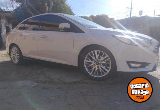 Autos - Ford Focus se plus 2015 Nafta 97000Km - En Venta