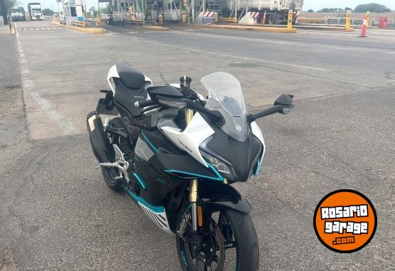 Motos - CF 450 sr 2024 Nafta 3700Km - En Venta