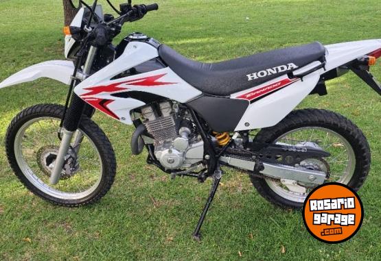 Motos - Honda Tornado 250 2021 Nafta 2950Km - En Venta