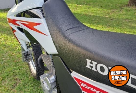 Motos - Honda Tornado 250 2021 Nafta 2950Km - En Venta