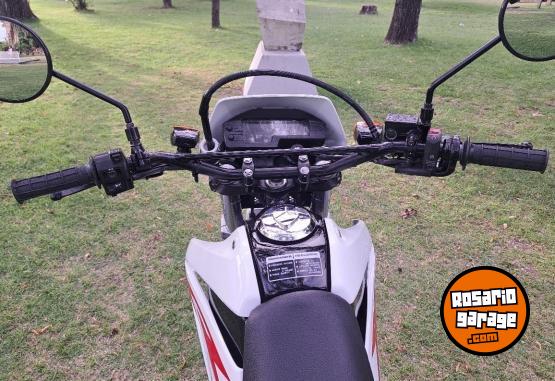 Motos - Honda Tornado 250 2021 Nafta 2950Km - En Venta